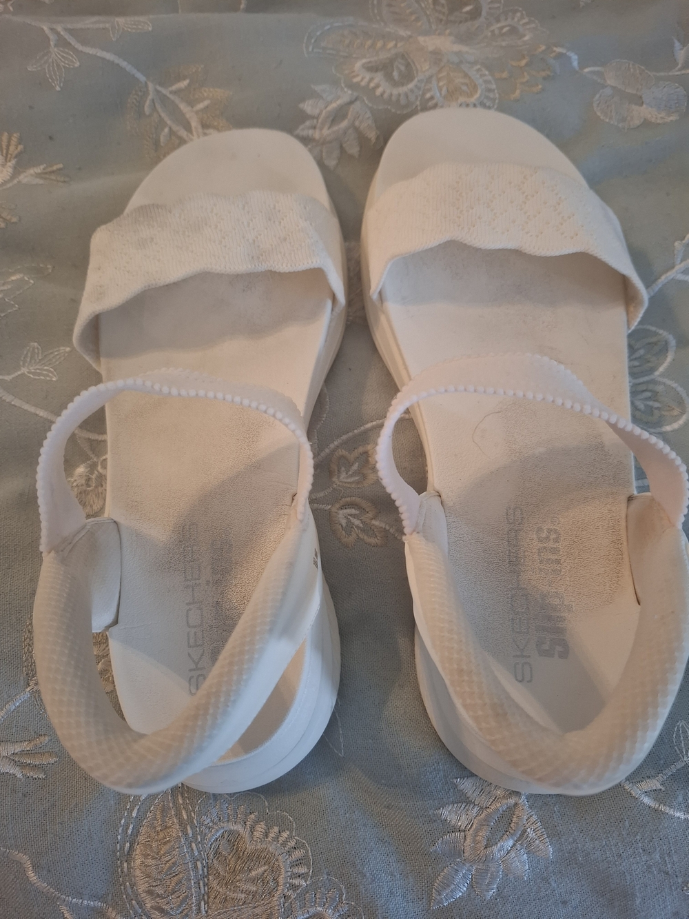 Skechers Women’s White Stretch Sandals
